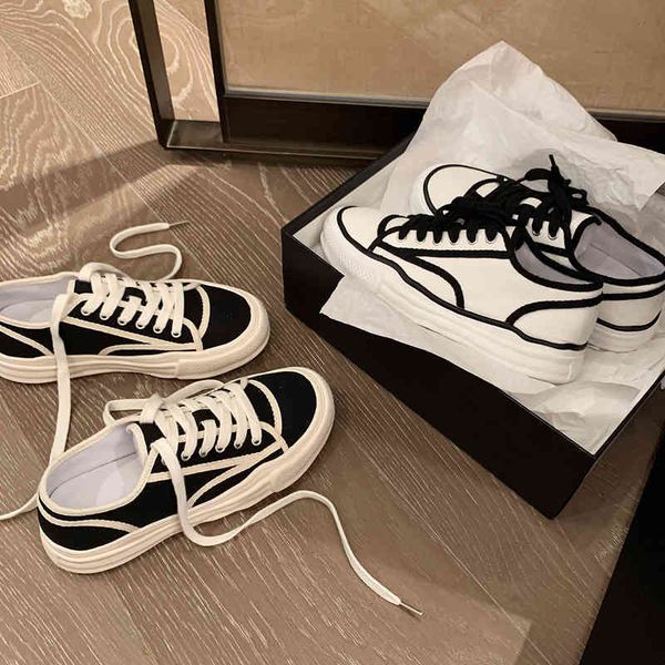 dress shoes south korea's dongdamen burst version of thick soled canvas shoes women's summer dissolved ins net red lazy board in 8, Black
dress shoes south korea's dongdamen burst version of thick soled canvas shoes women's summer dissolved ins net red lazy board in 8, Black