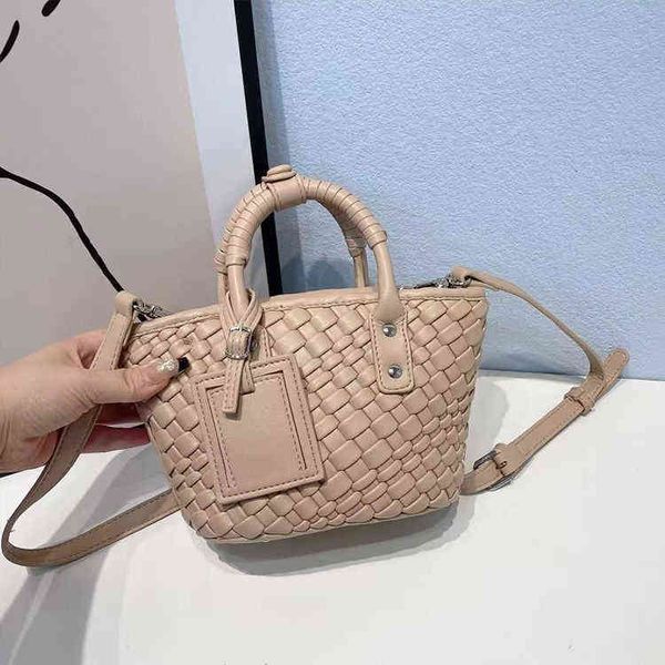 designer lady bags texture small women 2022 new fashion versatile messenger mini basket portable woven mini tote
designer lady bags texture small women 2022 new fashion versatile messenger mini basket portable woven mini tote