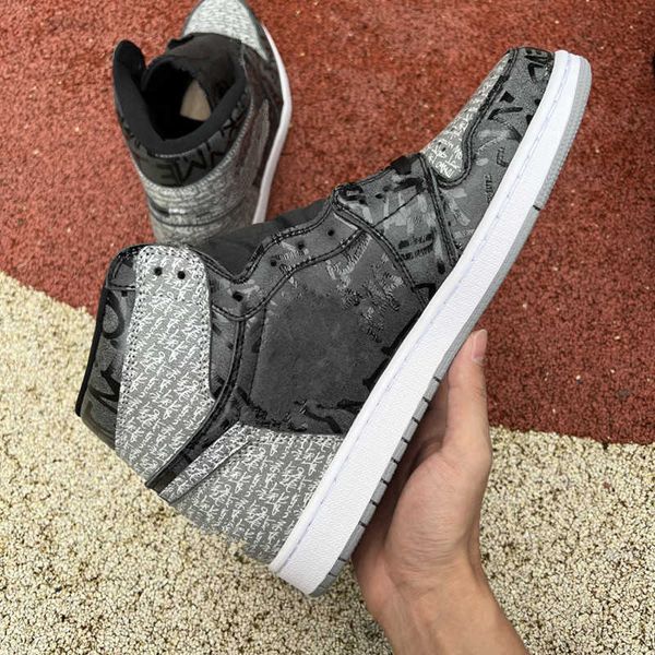 1 high og rebellionaire men basketball shoes womens 1s black white-particle grey outdoor running sports 555088-036 sneakers size
1 high og rebellionaire men basketball shoes womens 1s black white-particle grey outdoor running sports 555088-036 sneakers size