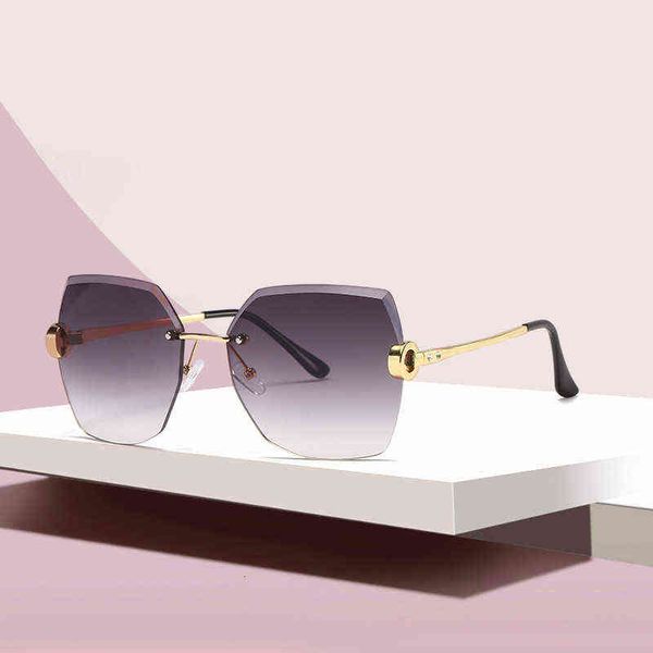zxwlyxgx luxury brand sunglass women fashion black retro sunglass vintage lady summer style sunglass female famous uv400, White;black
zxwlyxgx luxury brand sunglass women fashion black retro sunglass vintage lady summer style sunglass female famous uv400, White;black
