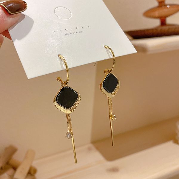 925 silver needle design diamond letter personality earrings new trendy korean temperament fashion earrings online influencer eardrop, Golden
925 silver needle design diamond letter personality earrings new trendy korean temperament fashion earrings online influencer eardrop, Golden