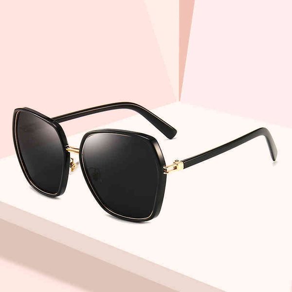 sunglasses women 2022 color film reflective large frame trend polarized round face square driving glasses driver, White;black
sunglasses women 2022 color film reflective large frame trend polarized round face square driving glasses driver, White;black