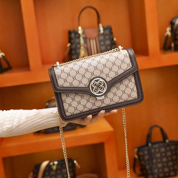 2022 luxury designer womens bag new handbag authentic fashion classic plaid messenger bag shoulder
2022 luxury designer womens bag new handbag authentic fashion classic plaid messenger bag shoulder