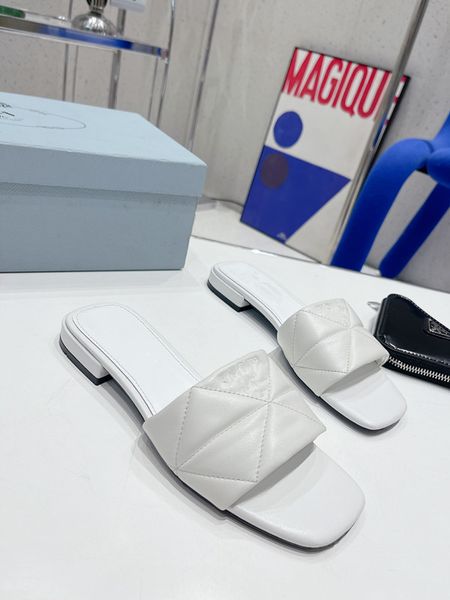 trend designer sandals ladies slippers low heel platform embroidered floral damask wear flip flop flats alphabet beach shoes 35-41 slippers, Black
trend designer sandals ladies slippers low heel platform embroidered floral damask wear flip flop flats alphabet beach shoes 35-41 slippers, Black
