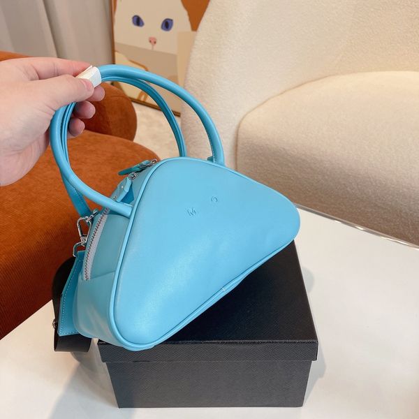 2022 womens tote bags sattractive accessories spring fashion show functional and practical one-shoulder bag wallet ladies fashionable handba
2022 womens tote bags sattractive accessories spring fashion show functional and practical one-shoulder bag wallet ladies fashionable handba