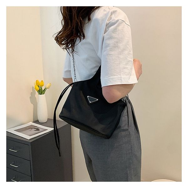 female spring fashion portable waterproof cloth leisure one chain 75% off online wholesale
female spring fashion portable waterproof cloth leisure one chain 75% off online wholesale