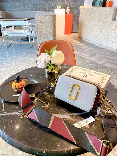 designer handbag tote bags korean women bag m wide shoulder strap j fashion color matching camera bag crossbody messenger trave lshoulder ba
designer handbag tote bags korean women bag m wide shoulder strap j fashion color matching camera bag crossbody messenger trave lshoulder ba