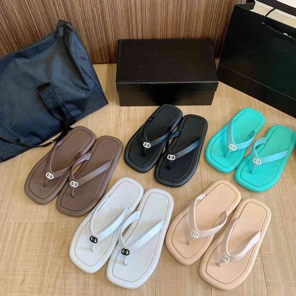 2022 new herringbone slippers flat slippers candy color excrement feeling summer seaside leisure simple beach shoes, Black
2022 new herringbone slippers flat slippers candy color excrement feeling summer seaside leisure simple beach shoes, Black