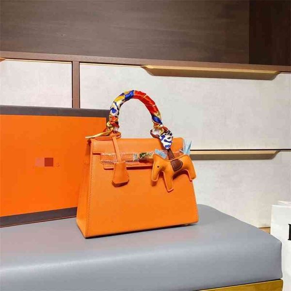 leather designer handbags 2022 women's cowhide versatile wedding portable one shoulder diagonal bag leather have logo
leather designer handbags 2022 women's cowhide versatile wedding portable one shoulder diagonal bag leather have logo