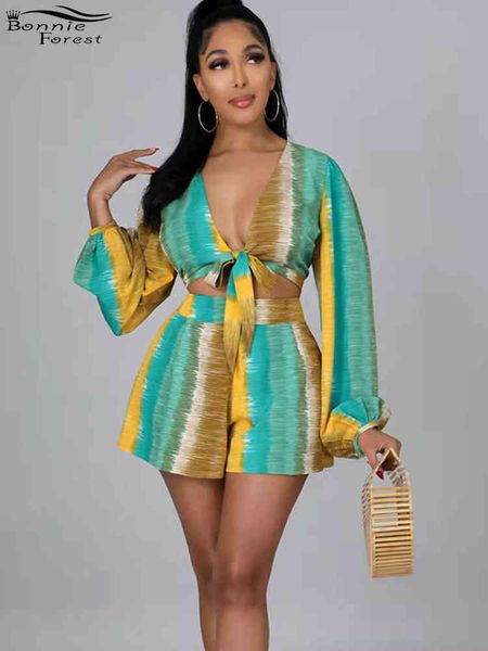 bonnie forest tropical print tie-up crop and shorts two-piece set vacation outfits womens beach suits party club, Black;white
bonnie forest tropical print tie-up crop and shorts two-piece set vacation outfits womens beach suits party club, Black;white