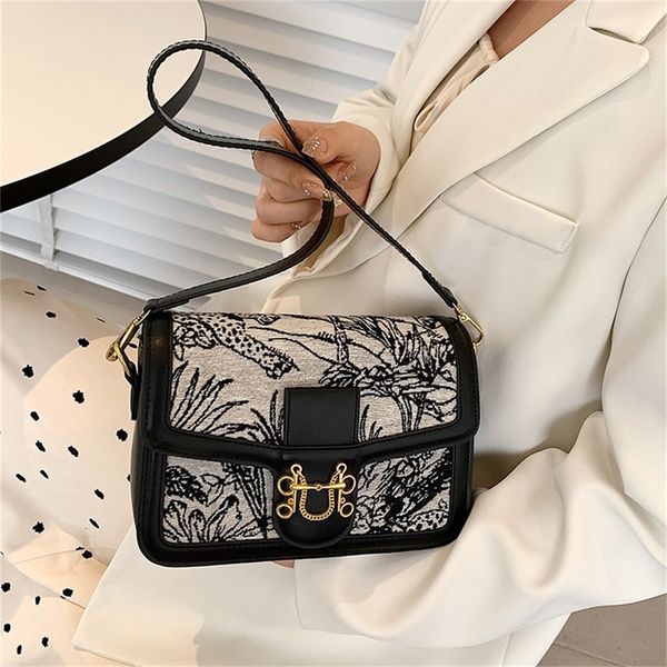 texture semi-circular single leisure stripe messenger simple style 90% off wholesale shop 2ap
texture semi-circular single leisure stripe messenger simple style 90% off wholesale shop 2ap
