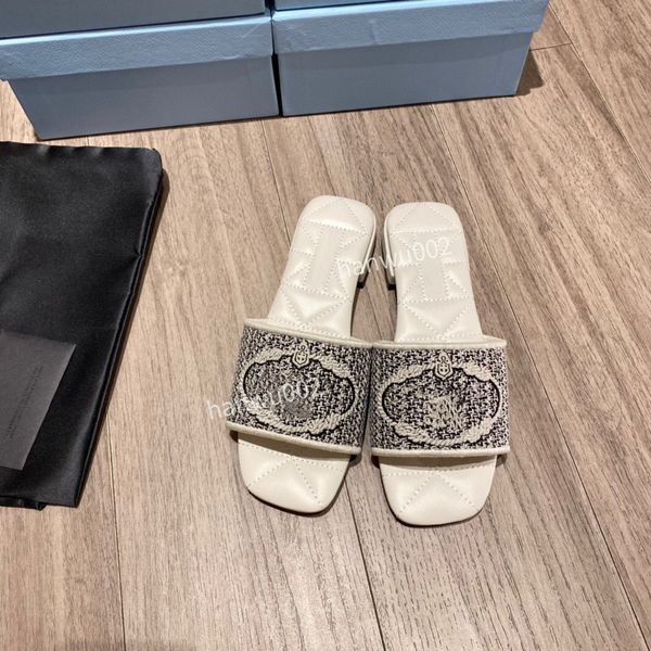 2022 fashion designer ladies flip flops simple youth slippers moccasin shoes suitable for spring summer and autumn ls beaches size35-42, Black
2022 fashion designer ladies flip flops simple youth slippers moccasin shoes suitable for spring summer and autumn ls beaches size35-42, Black