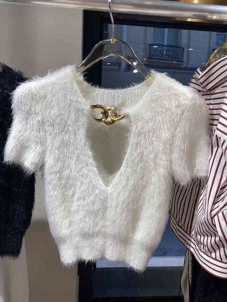 women's knits tees dangjia early spring fashion wool blend short plush v-neck metal chain sleeve sweater, White
women's knits tees dangjia early spring fashion wool blend short plush v-neck metal chain sleeve sweater, White