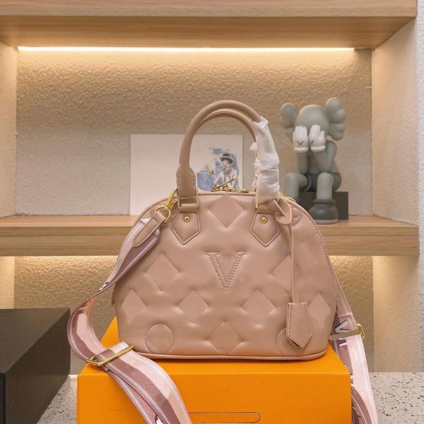shoulder bags designer handbags tote handbag shell autumn winter 2022 women gold chain genuine leather pink pocket black hand -1
shoulder bags designer handbags tote handbag shell autumn winter 2022 women gold chain genuine leather pink pocket black hand -1