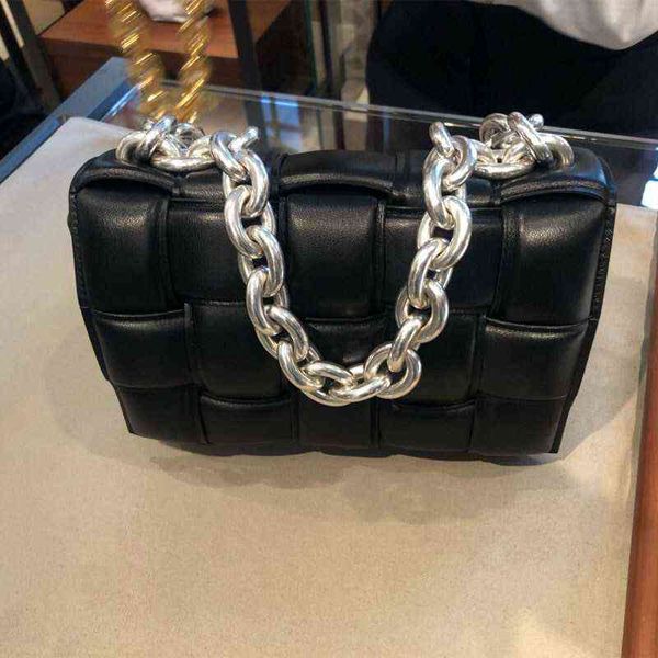 designer women bottegass handbags venetas women's chaincasette woven pillow single shoulder chain
designer women bottegass handbags venetas women's chaincasette woven pillow single shoulder chain