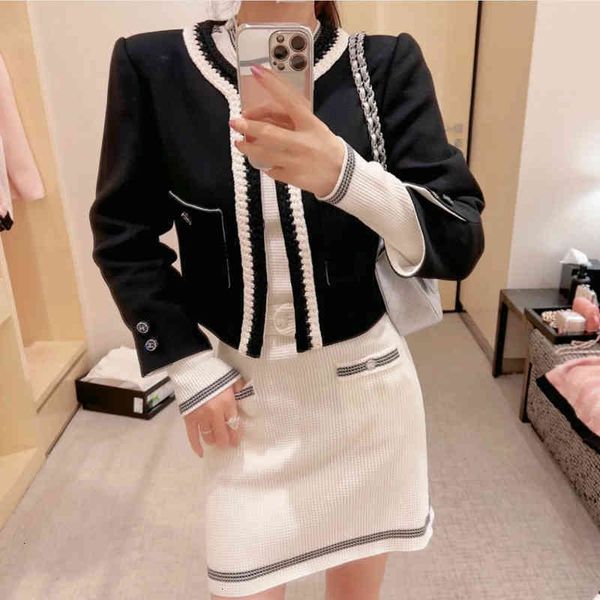 women's jackets early spring french style small fragrance long sleeve round neck white webbing contrast color versatile single breasted, Black;brown
women's jackets early spring french style small fragrance long sleeve round neck white webbing contrast color versatile single breasted, Black;brown