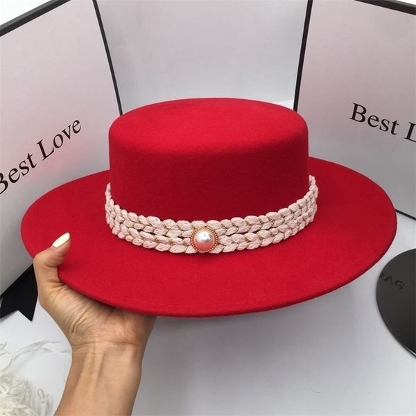 in the spring and autumn winter french style fragrant fashionable wool red hat for women ceiling fedoras 220507, Blue;gray
in the spring and autumn winter french style fragrant fashionable wool red hat for women ceiling fedoras 220507, Blue;gray