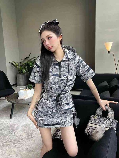 dresses jungle zoo series new jacquard heavy industrial fabric hooded waist dress with thin temperament, Black;gray
dresses jungle zoo series new jacquard heavy industrial fabric hooded waist dress with thin temperament, Black;gray