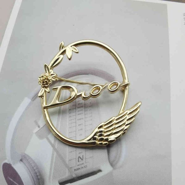 2022 factory wholesale new dijia light luxury high decoration brooch hip hop pin clothing simple woman qkpt, Gray
2022 factory wholesale new dijia light luxury high decoration brooch hip hop pin clothing simple woman qkpt, Gray