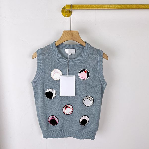 508 l 2022 runway summer brand same style sweater crew neck sleeveless red blue striped t shirt women's sweaters xue, White;black
508 l 2022 runway summer brand same style sweater crew neck sleeveless red blue striped t shirt women's sweaters xue, White;black