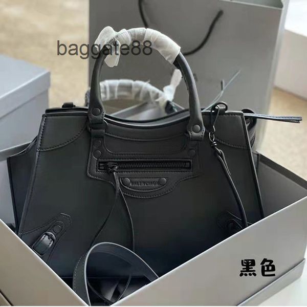 handbags designer women handbag bags 2022 balencaigass' crocodile leather single shoulder portable capacity 8mu3
handbags designer women handbag bags 2022 balencaigass' crocodile leather single shoulder portable capacity 8mu3