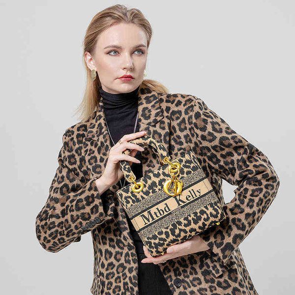 factory online export designer tide brand ladies bag hong hand-held women's high sense wide shoulder strap single msenger 2022 new styl
factory online export designer tide brand ladies bag hong hand-held women's high sense wide shoulder strap single msenger 2022 new styl