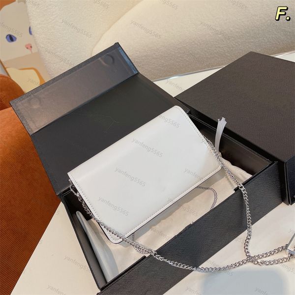 2021 women's shoulder handbag flip wallet silver chain shoulder strap cowhide leather quality
2021 women's shoulder handbag flip wallet silver chain shoulder strap cowhide leather quality