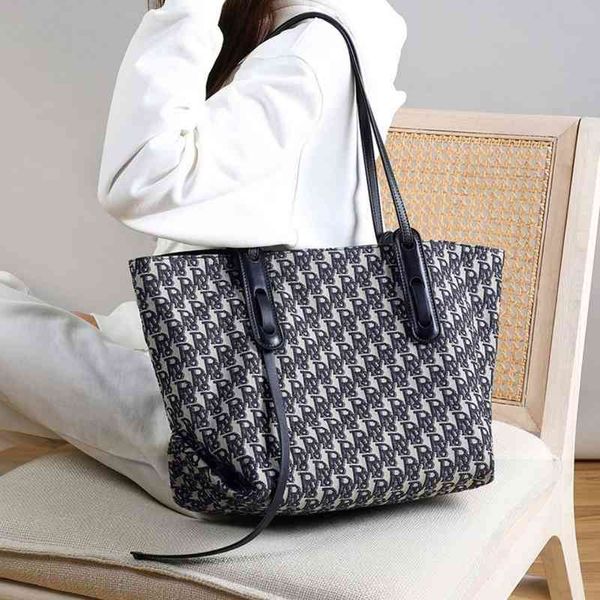 handbag new style spring and summer bag versatile sling one shoulder bag popular large capacity checkered tote bag purses_d28t
handbag new style spring and summer bag versatile sling one shoulder bag popular large capacity checkered tote bag purses_d28t