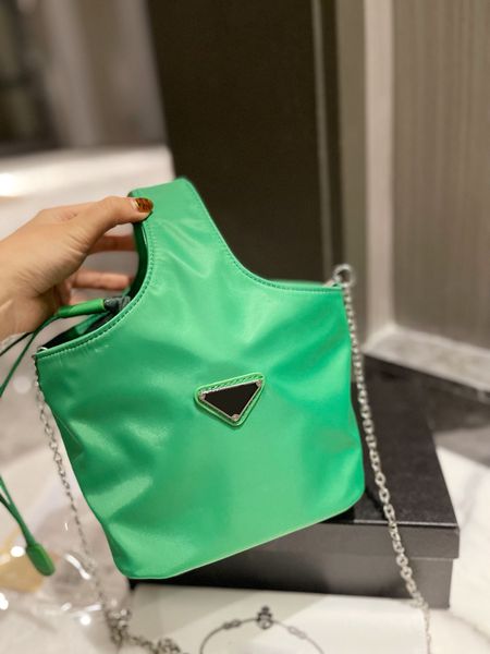 ladies luxury designer evening bags small capacity handbag stainless steel chain nylon shoulder messenger bag
ladies luxury designer evening bags small capacity handbag stainless steel chain nylon shoulder messenger bag