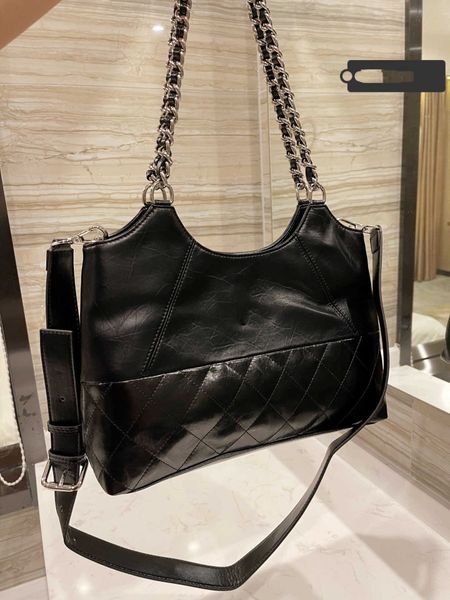 factory brand classic designers shoulder bags crossbody bag genuine leather luxury handbags size 32*22cm
factory brand classic designers shoulder bags crossbody bag genuine leather luxury handbags size 32*22cm