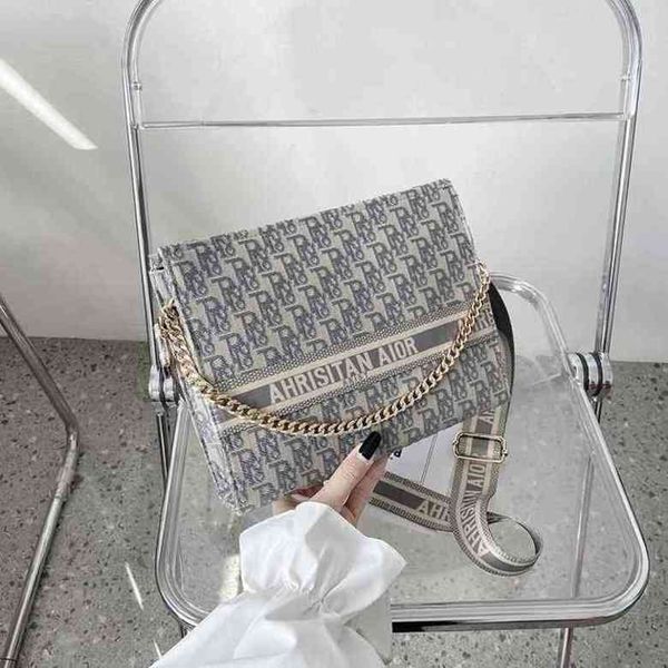 the new 2022 luxury bags bou4 autumn and lattice women's version foreign style chain handbag one
the new 2022 luxury bags bou4 autumn and lattice women's version foreign style chain handbag one
