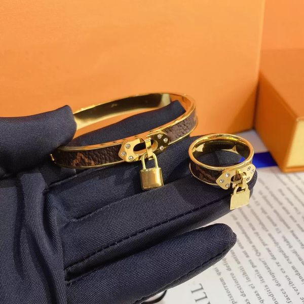 fashion love bangle jewelry luxury designer for woman mens bracelets bangle charm temperament origin leather rope quality, Black
fashion love bangle jewelry luxury designer for woman mens bracelets bangle charm temperament origin leather rope quality, Black