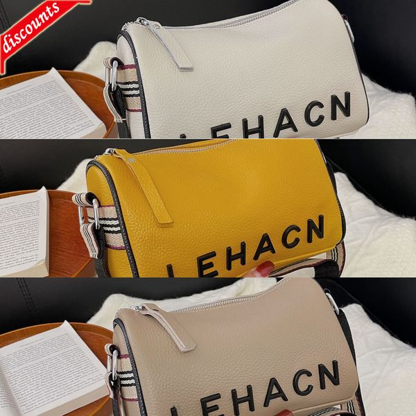 women new exquisite elegant leather women's letter wide belt cylinder small quality shoulder messenger bag lady handbags
women new exquisite elegant leather women's letter wide belt cylinder small quality shoulder messenger bag lady handbags