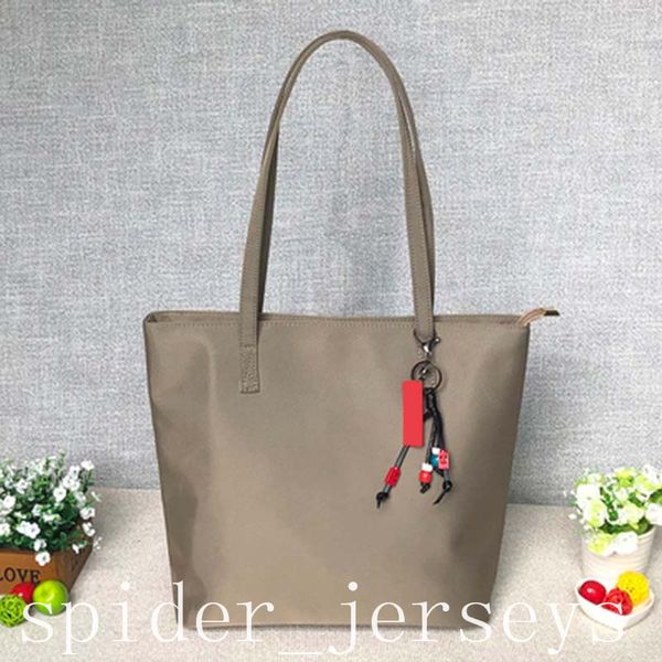 women's bag 2021 new high-end sense niche caramel small square bag messenger bags 26526, Black;red
women's bag 2021 new high-end sense niche caramel small square bag messenger bags 26526, Black;red