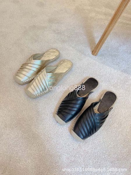 dress shoes hemp rope bottom fisherman's slippers women's wrinkled sheepskin baotou muller shoes, one foot on lazy flat cool in su, Black
dress shoes hemp rope bottom fisherman's slippers women's wrinkled sheepskin baotou muller shoes, one foot on lazy flat cool in su, Black