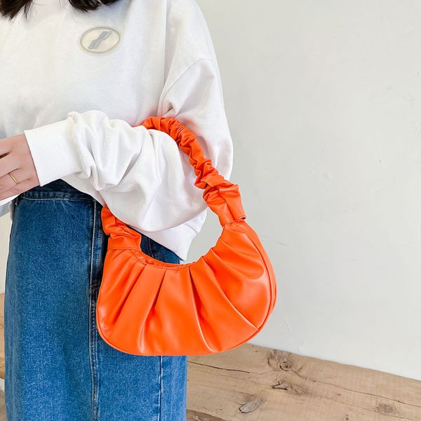 new fashion western design personality simple cloud handbag female spring/summer 2022 new messenger bag underarm bag
new fashion western design personality simple cloud handbag female spring/summer 2022 new messenger bag underarm bag