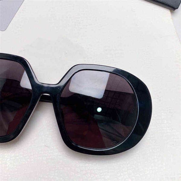 new d family personalized round frame and the same large sunglasses trend designer sunglasses leisure, White;black
new d family personalized round frame and the same large sunglasses trend designer sunglasses leisure, White;black