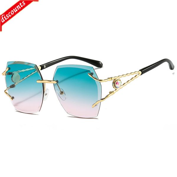 men's women's fashion trend brand sunglasses wholesale new framels cut edge elegant, White;black
men's women's fashion trend brand sunglasses wholesale new framels cut edge elegant, White;black