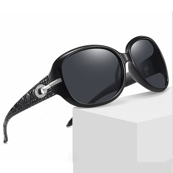 classics wholesale women's classic large frame polarized st2012 diamond inlaid fashion black sunglass polarized fashion design ladies s, White;black
classics wholesale women's classic large frame polarized st2012 diamond inlaid fashion black sunglass polarized fashion design ladies s, White;black