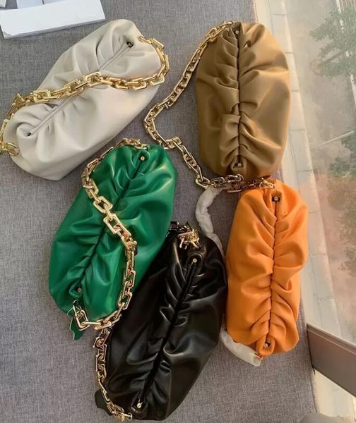 2022 women's real leather big chain cloud bag soft wrinkled dumpling shoulder messenger large chain handbag designer fashion
2022 women's real leather big chain cloud bag soft wrinkled dumpling shoulder messenger large chain handbag designer fashion