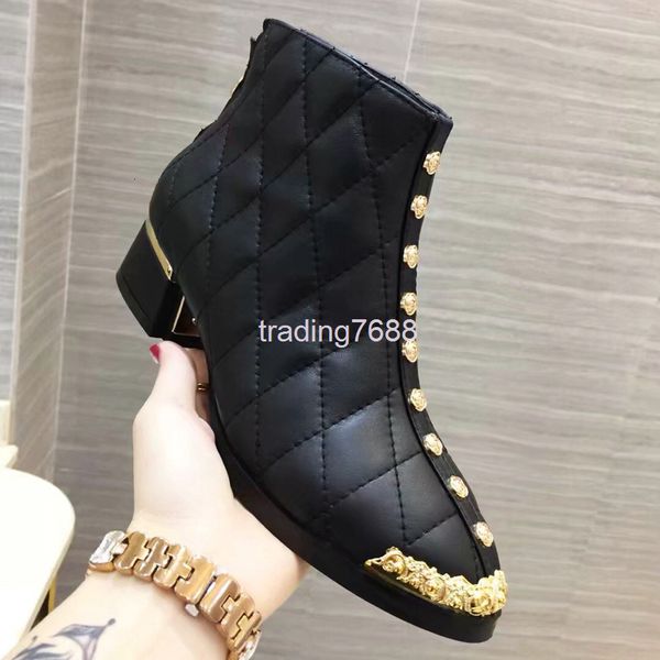 boots women's shoes in autumn and winter fashionable electric embroidered lingge medium thick heel short boots, comfortable versatile, Black
boots women's shoes in autumn and winter fashionable electric embroidered lingge medium thick heel short boots, comfortable versatile, Black