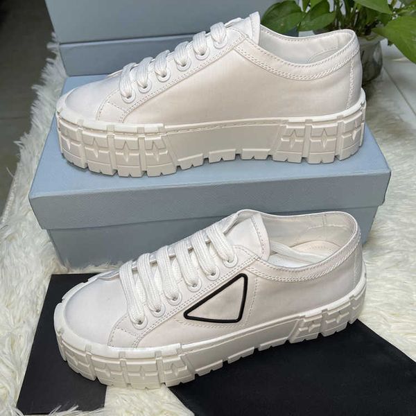 quality designer women nylon casual shoes gabardine classic canvas sneakers brand wheel lady stylist trainers fashion platform solid heighte
quality designer women nylon casual shoes gabardine classic canvas sneakers brand wheel lady stylist trainers fashion platform solid heighte