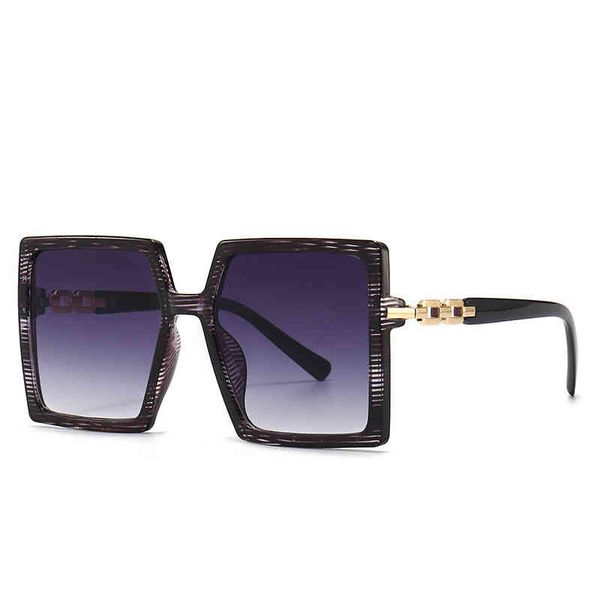 2021 new personalized fashion chain foot conjoined piece men's and women's sunglass, White;black
2021 new personalized fashion chain foot conjoined piece men's and women's sunglass, White;black