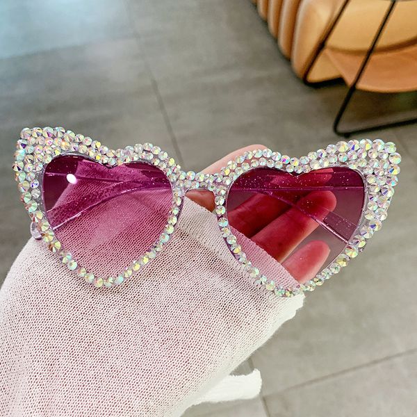 cross-border retro large frame european and american diamond sunglasses heart love women metal hinge personalized glasses, White;black
cross-border retro large frame european and american diamond sunglasses heart love women metal hinge personalized glasses, White;black