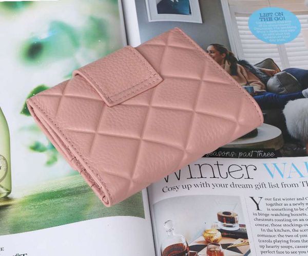 2022 trend real leather buckle zipper short wallet ladies luxury designer glamour fashion status holder card holder, Red;black
2022 trend real leather buckle zipper short wallet ladies luxury designer glamour fashion status holder card holder, Red;black
