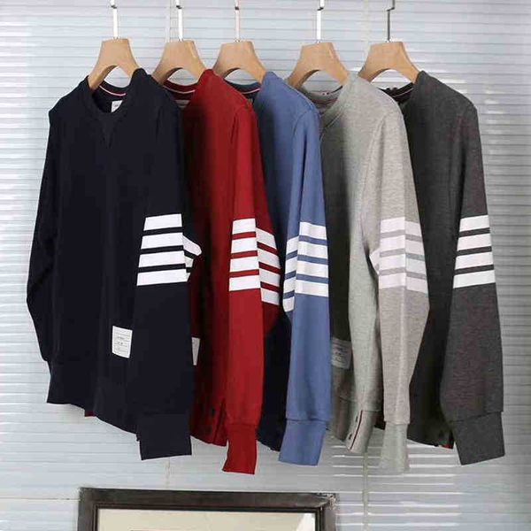 light luxury tide brand tb autumn winter men's and women's stripe four bars pure cotton leisure sports couple round neck sweater c, White;black
light luxury tide brand tb autumn winter men's and women's stripe four bars pure cotton leisure sports couple round neck sweater c, White;black