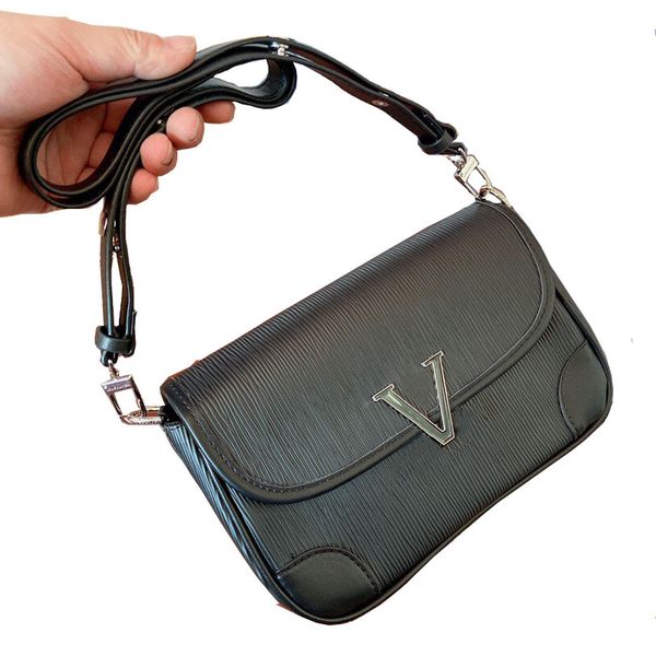 luxury designer bags black single shoulder handbag classic fashion water ripple crossbody women bag
luxury designer bags black single shoulder handbag classic fashion water ripple crossbody women bag