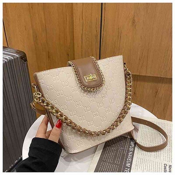 2022 factory wholesale new small female net red pop print chain messenger bag japan and south korea versatile texture one shoulder bucket ba
2022 factory wholesale new small female net red pop print chain messenger bag japan and south korea versatile texture one shoulder bucket ba