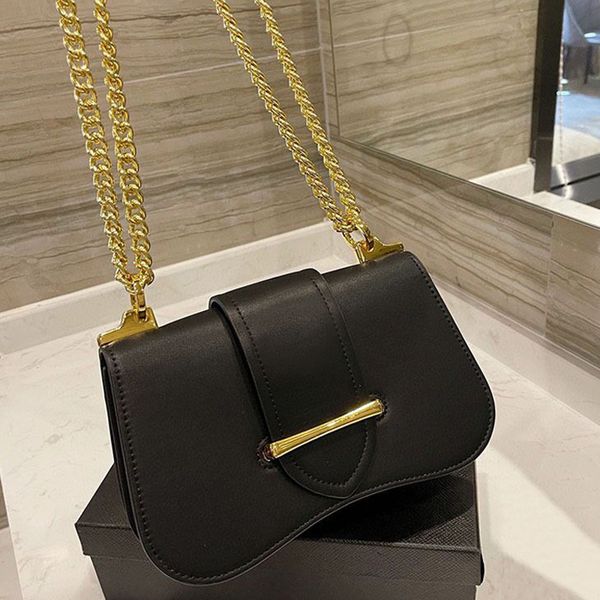 2022 lady luxurious bags cowhide shoulder bags designer vintage electroplated chain handbags for women new fashion genuine leather saddle ba
2022 lady luxurious bags cowhide shoulder bags designer vintage electroplated chain handbags for women new fashion genuine leather saddle ba