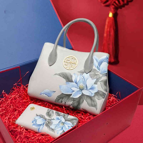 gift box set mother s bag middle aged atmosphere chinese style portable messenger bag 220516
gift box set mother s bag middle aged atmosphere chinese style portable messenger bag 220516